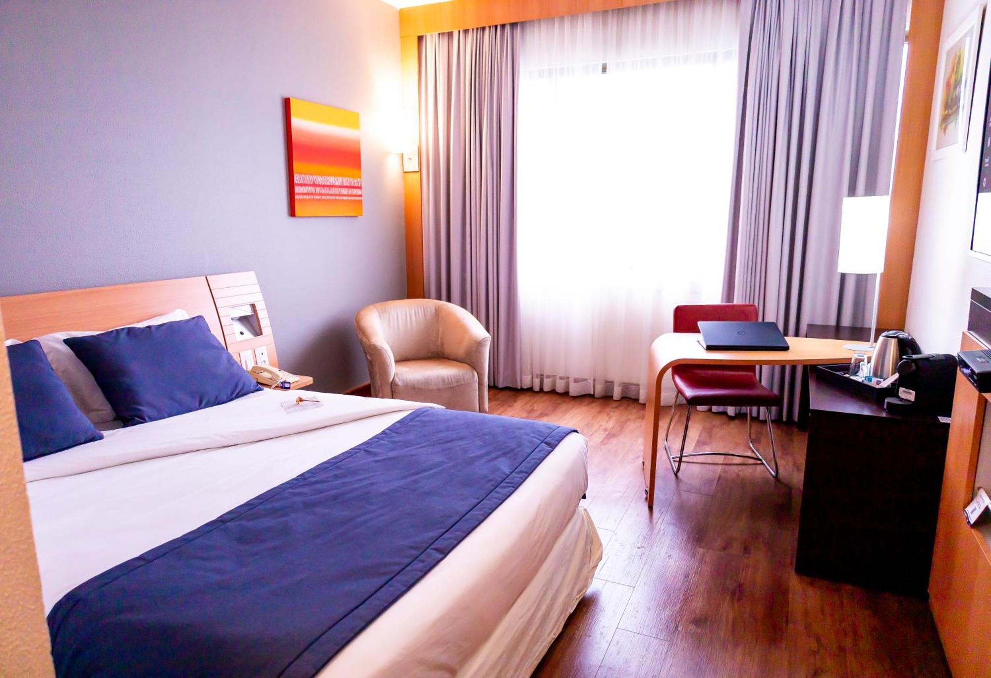 Novotel Porto Alegre Tres Figueiras Exteriör bild